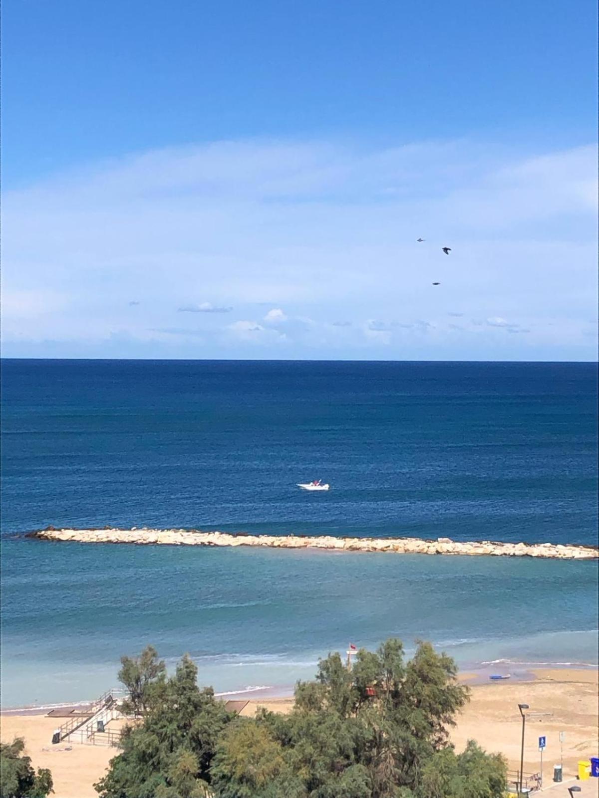 Front Beach Apartment - 3 Bedrooms บารี ภายนอก รูปภาพ