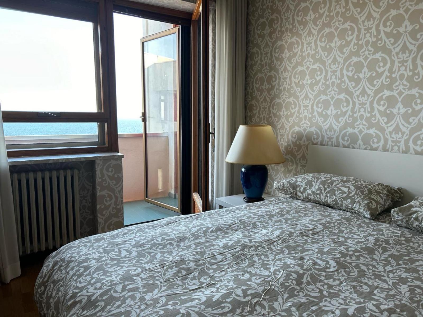 Front Beach Apartment - 3 Bedrooms บารี ภายนอก รูปภาพ