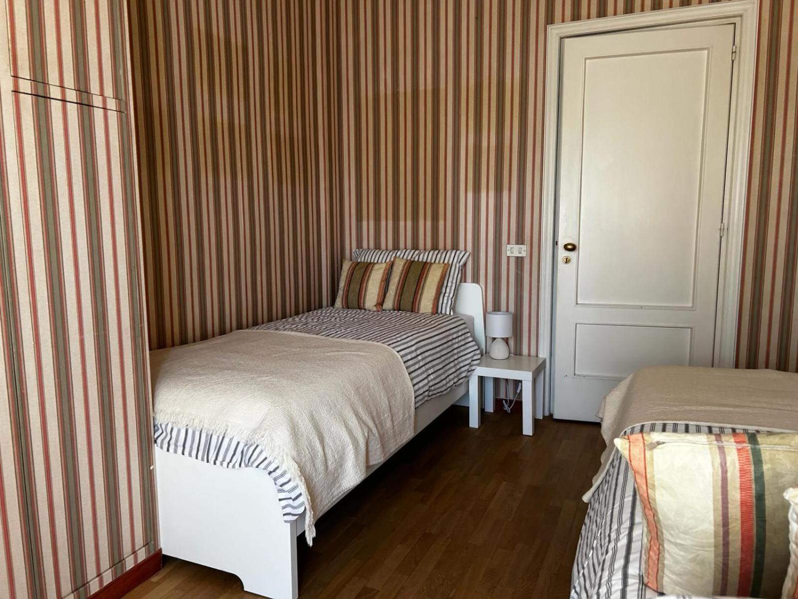 Front Beach Apartment - 3 Bedrooms บารี ภายนอก รูปภาพ