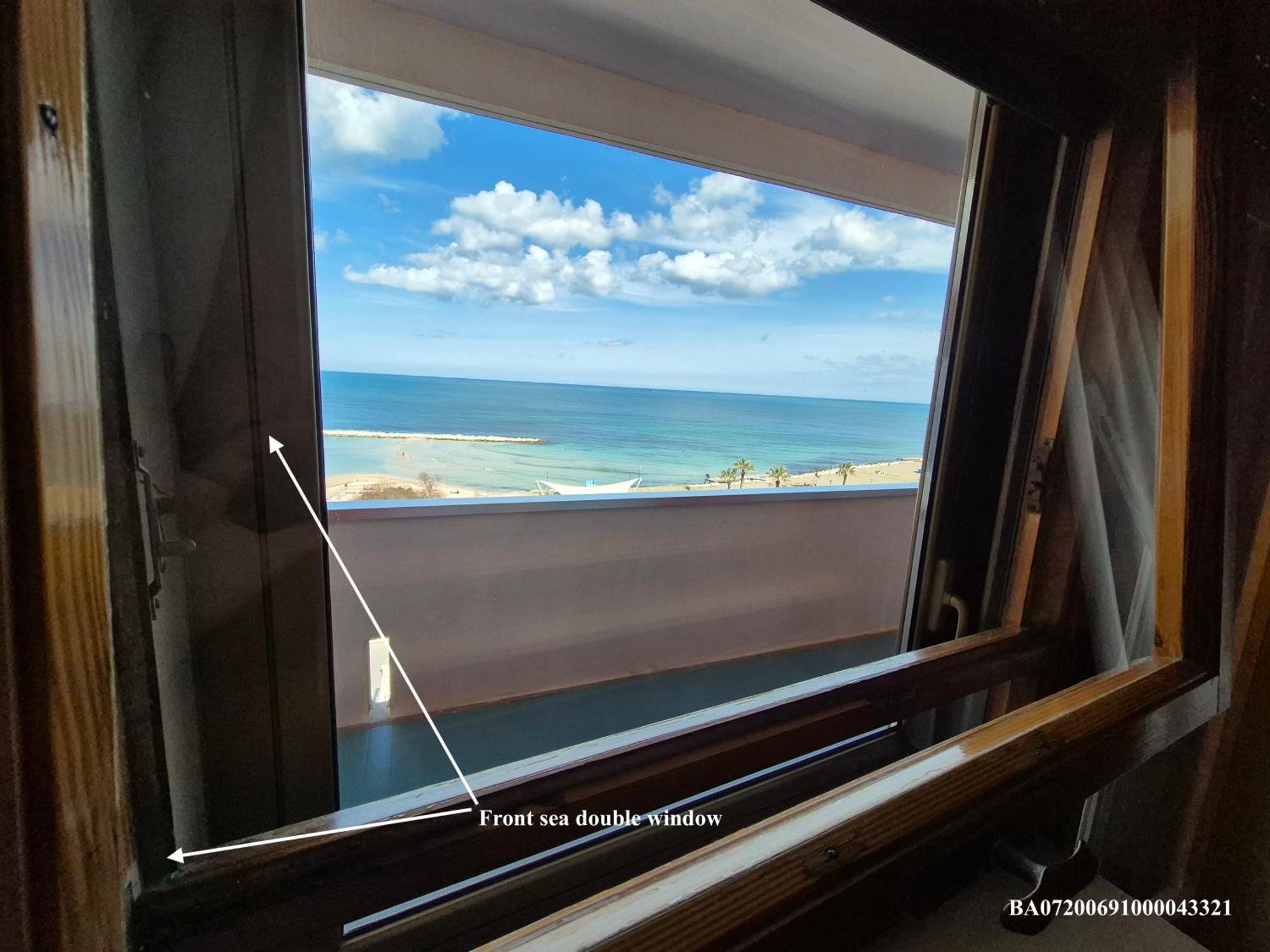 Front Beach Apartment - 3 Bedrooms บารี ภายนอก รูปภาพ