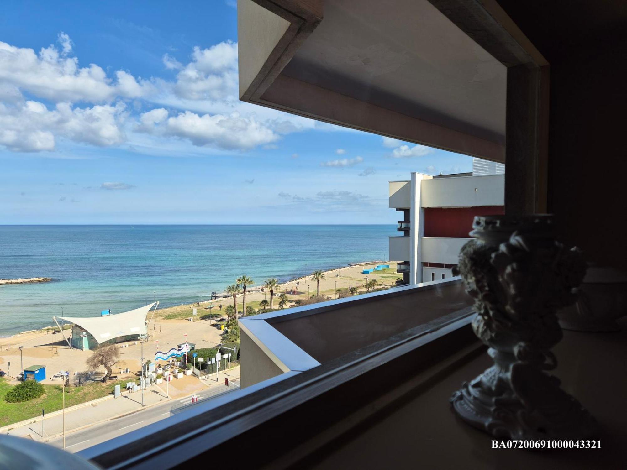 Front Beach Apartment - 3 Bedrooms บารี ภายนอก รูปภาพ