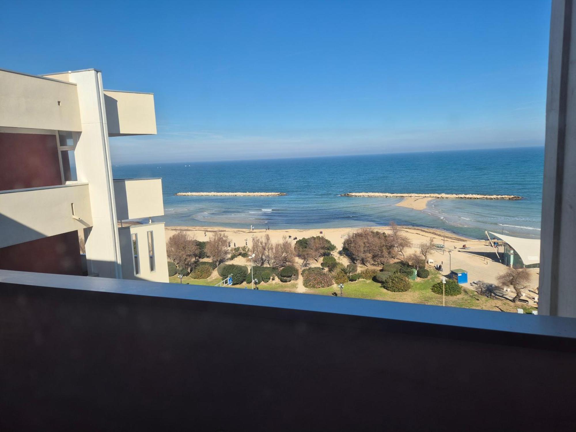 Front Beach Apartment - 3 Bedrooms บารี ภายนอก รูปภาพ